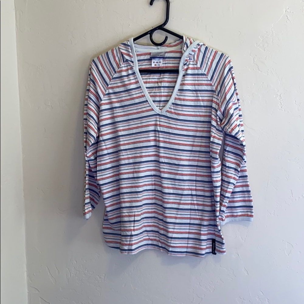 Hooded Tshirt by Reebok woman’s size XL